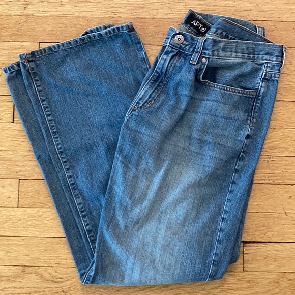 Apt. 9 Other - APT.9 medium wash relaxed fit 36 blue jeans